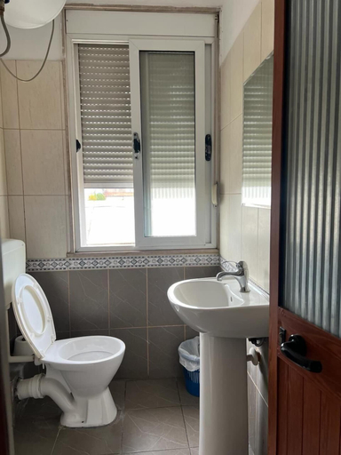 Bathroom 3, Hotel 51, Tiranës
