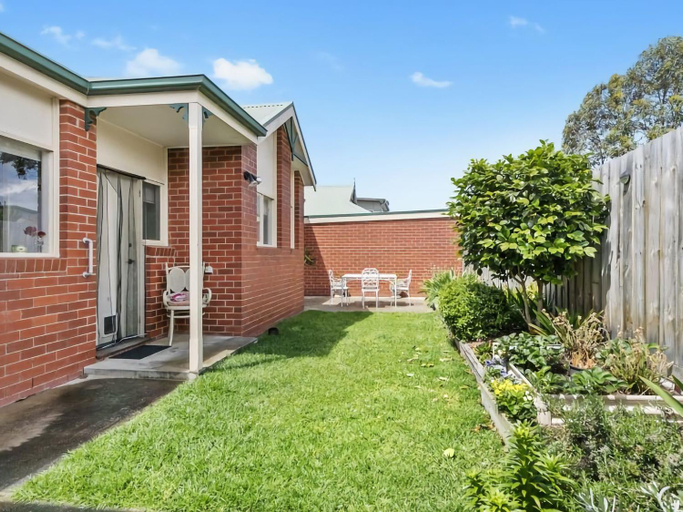 2, Boston Beach House 2 19, Surf Coast - East