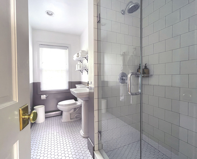 Bathroom 3, Salt House Inn, Barnstable