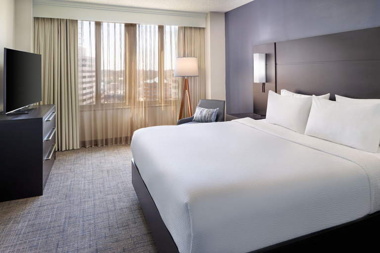 Bedroom 2, Residence Inn by Marriott Bethesda Downtown, Montgomery