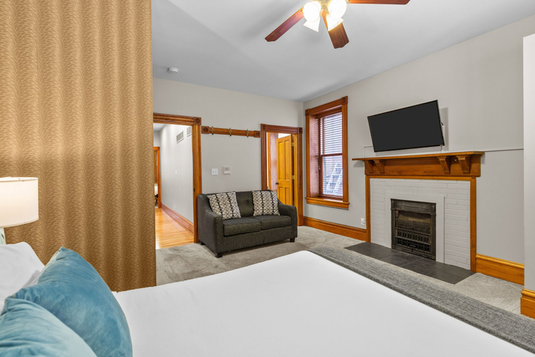 Bedroom 3, The Game Room Getaway | JZ Vacation Rentals, Saint Louis