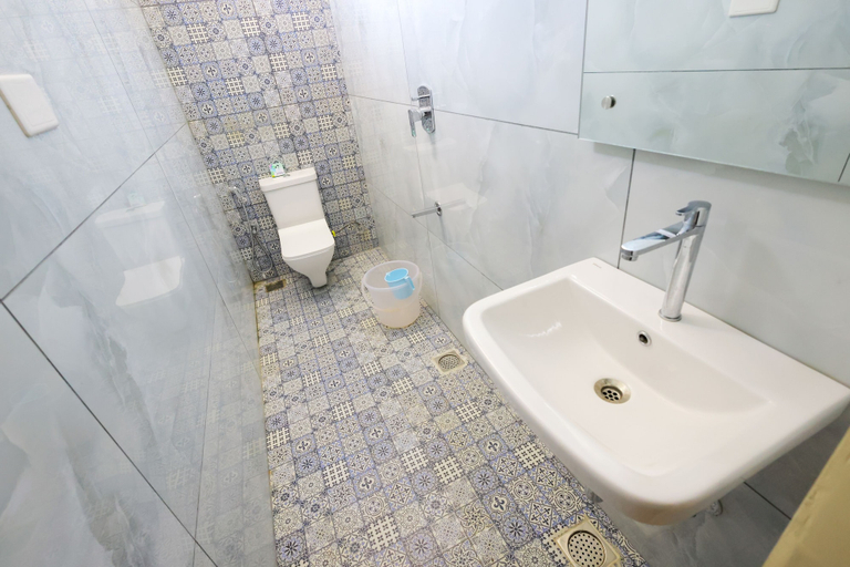 Bathroom 3, Izi Ocean Stay, Kancheepuram