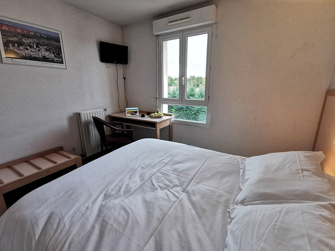 Bedroom 2, Hotel de la Poste, Aveyron