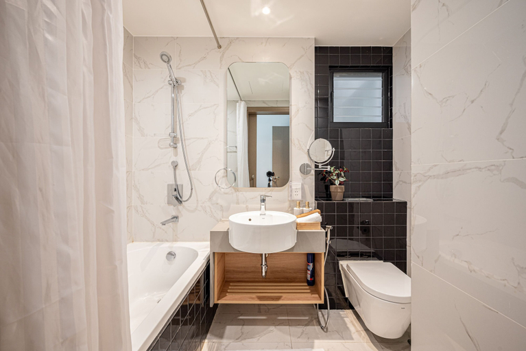 Bathroom 3, Bluesky Zenity Luxury Vacation, District 1
