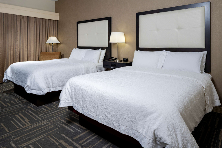 Bedroom 3, Hampton Inn Columbia, Maury