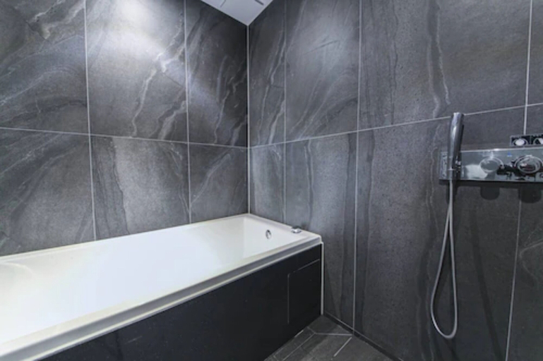 Bathroom 3, Hotel Zam 101, Sasang