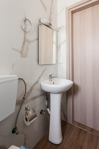 Bathroom 2, Super View Apartments, Crete