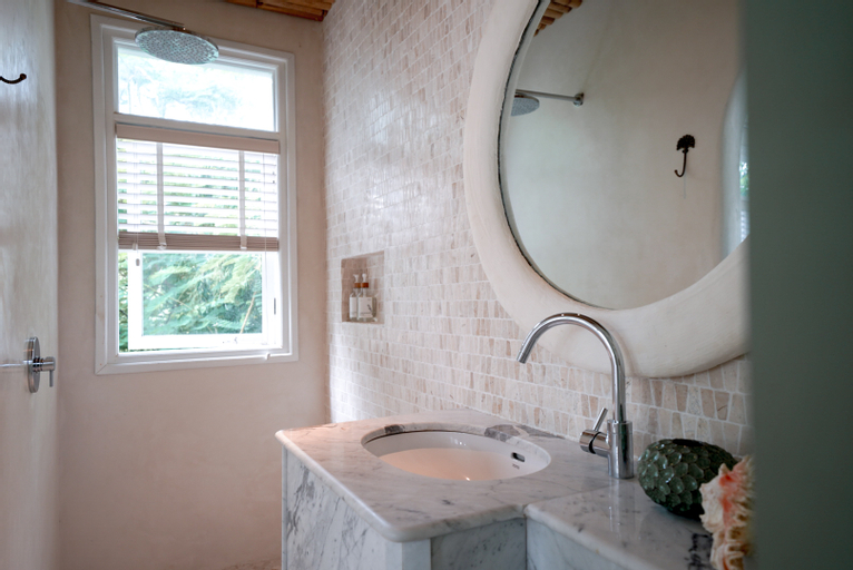 Bathroom 12