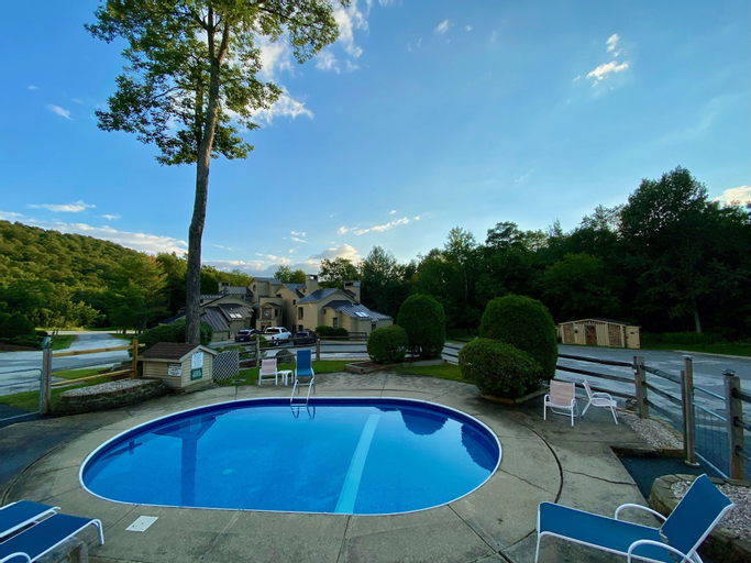 Sport & Beauty, Skiers! Fox Hollow 2br/2ba Condo. Across From Pico, Minutes To Killington 2 Bedroom Condo, Rutland