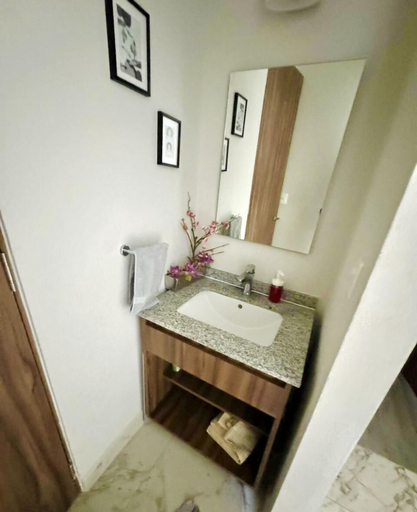 Bathroom 2, Casa Bugambilias, Miacatlán