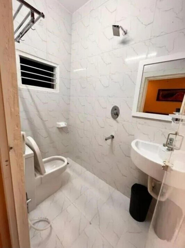 Bathroom 2, Izi Airport Stay, Kancheepuram