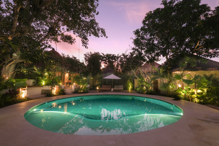 Swimming Pool 22