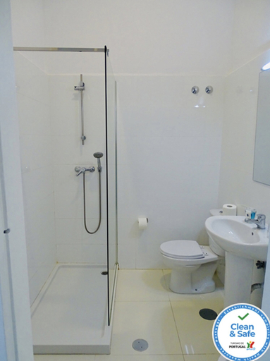 Bathroom 5, Hotel Poveira, Porto