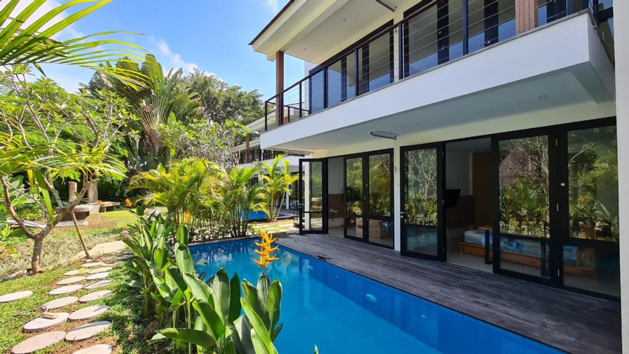 Swimming Pool 12