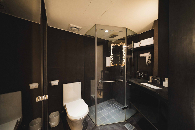 Bathroom 4