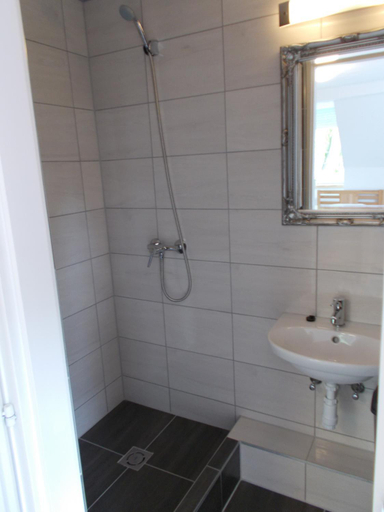 Bathroom 3, Kristaly Vendeghaz, Mezőkövesdi