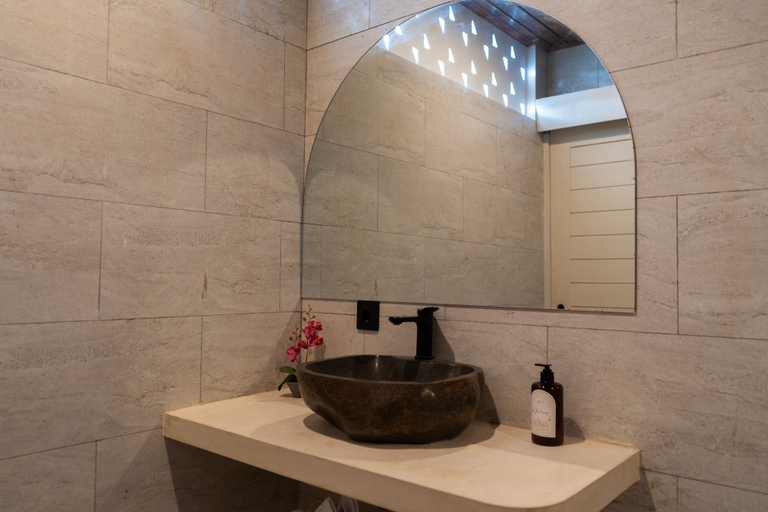 Bathroom 4, Santorini Luxury Villa, Tabanan