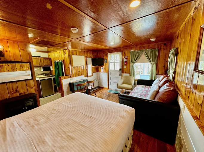 Bedroom 3, Merrill Farm Resort, Carroll