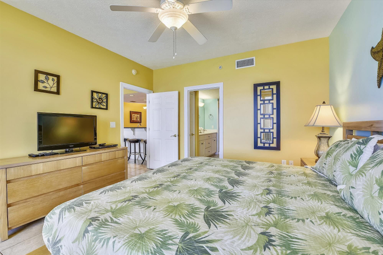 Bedroom 3, Treasure Island 1102, Bay
