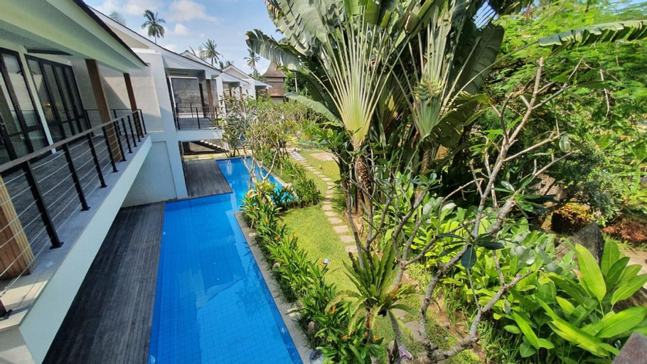 Swimming Pool 2