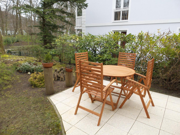 Others 5, strandnahe FeWo mit 2 Schlafzimmern und Terrasse, Villa am Kurpark, Binz, Vorpommern-Rügen