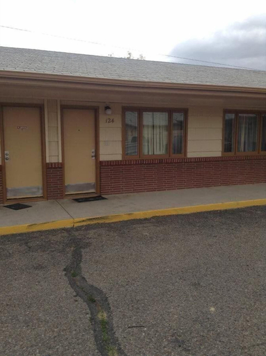 Exterior & Views 2, Ski's Western Motel, Cascade