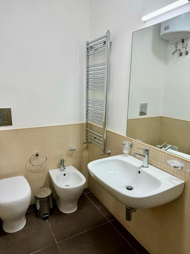 Bathroom 5, Il Ruggi, Salerno