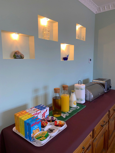 Food & Drinks 4, Orchard house bed and breakfast, Swindon