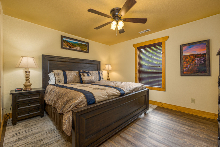 Bedroom 2, Smoky Mountain Plunge, Sevier