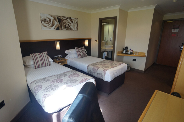 Bedroom 4, Damon's Hotel, Lincolnshire