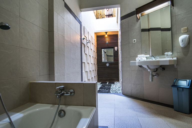 Bathroom 7
