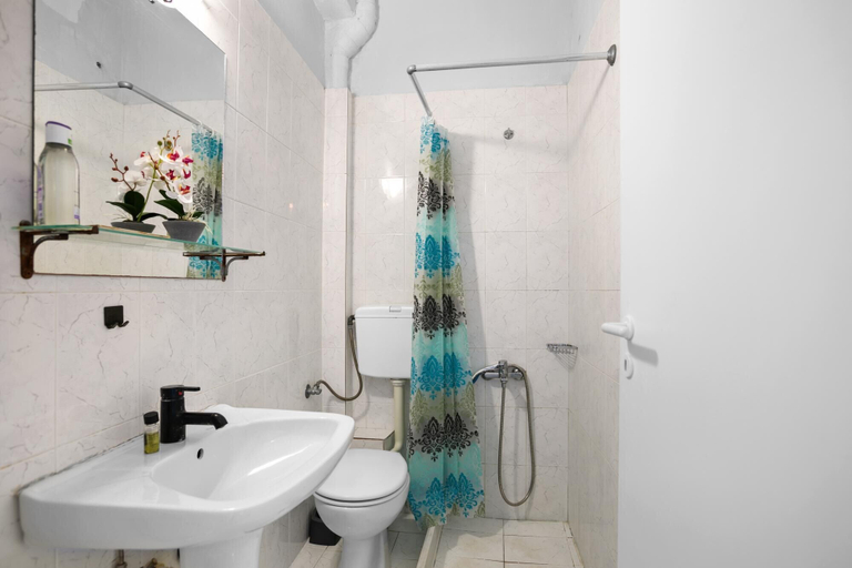 Bathroom 4, Sun Beach Apartments in Chania 8 & 10 & 13, Crete