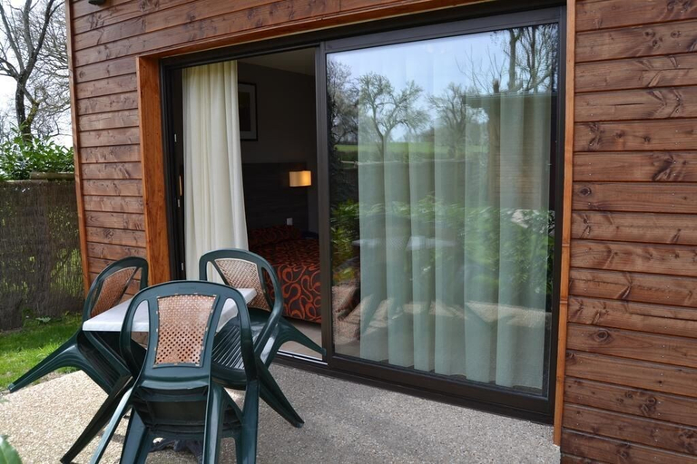 Others 4, Relais des Cinq Routes, Indre