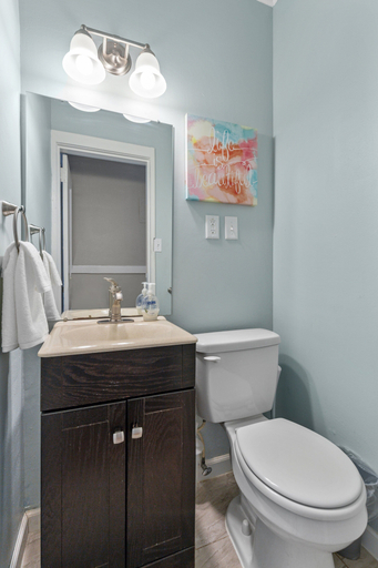 Bathroom 4, Forest Park Oasis | JZ Vacation Rentals, Saint Louis