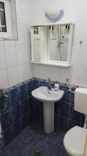 Bathroom 3, Apartments Cota