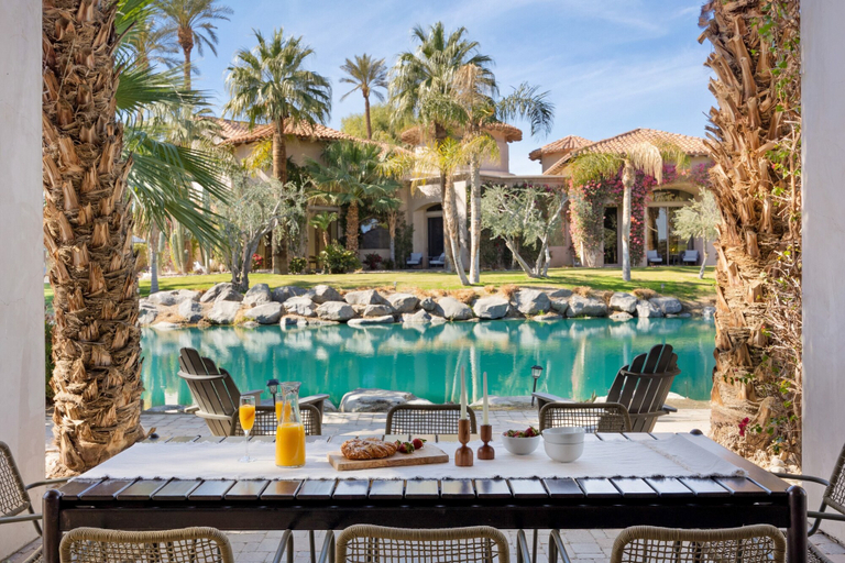 Food & Drinks 4, Mirabella by Avantstay Private Lake + Kayaks & Paddle Boating!, Riverside