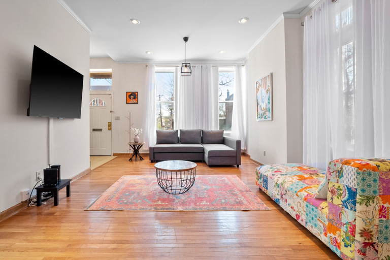 Others 5, Massive Downtown Area Home... sleeps 14, Saint Louis