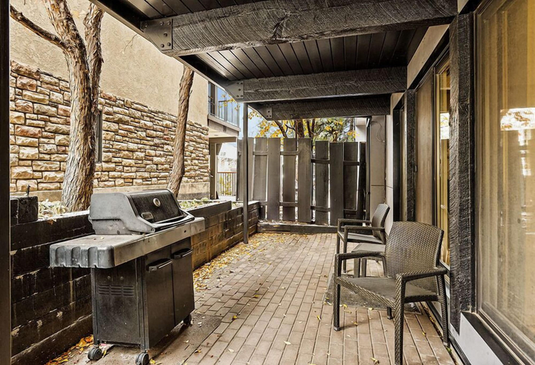 Food & Drinks, Chateau Eau Claire & Roaring Fork by Frias Properties, Pitkin