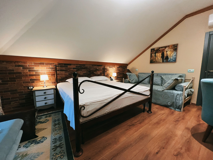 Bedroom 2, Chateau Fasel, Tiranës