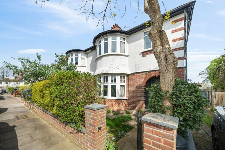 Exterior & Views, A Delightful 4-bedroom Home With a Private Garden, London