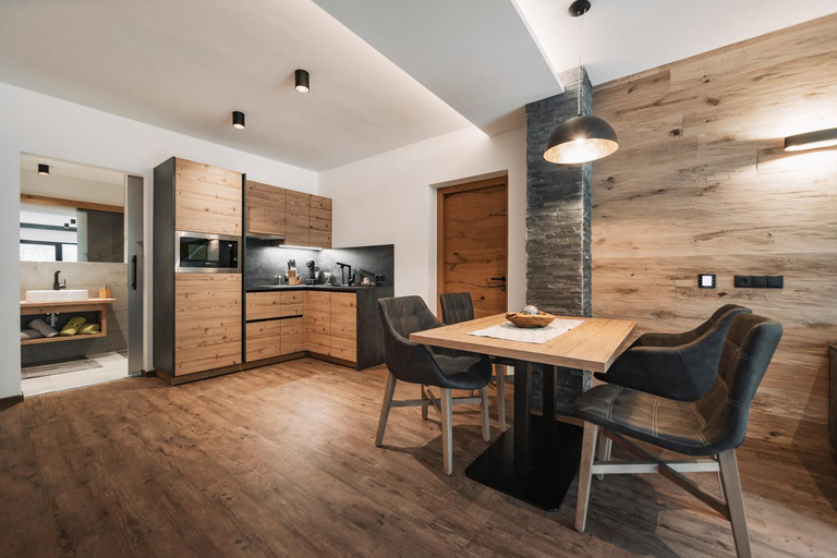 Others 2, 4zero Appartment, Imst