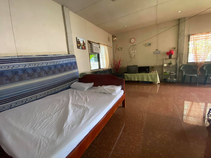 Irah's Guest House Room Type - Family Room