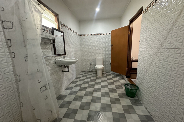 Bathroom 4, Arlina'S Hotel Kintamani, Bangli