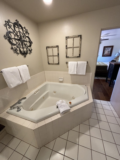 Bathroom 23