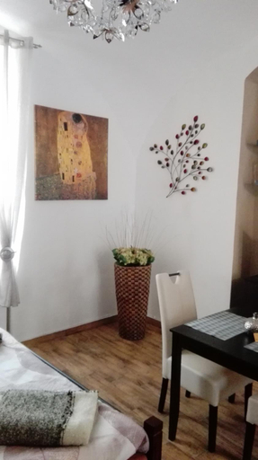 Others 5, Apartment Jakubska 676, Praha 1