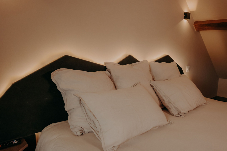 Bedroom 5, Le Central Hôtel Bar, Pyrénées-Atlantiques