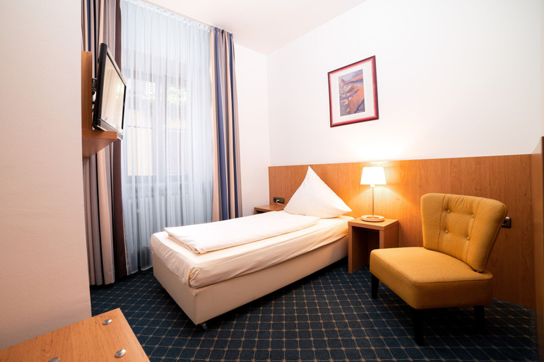 Bedroom 2, Akzent Hotel Schranne, Ansbach