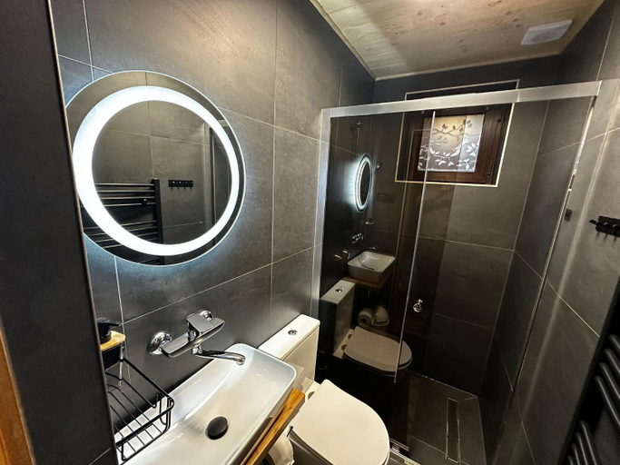 Bathroom 3, Pieninska Willa Aleksandrowka, Nowy Targ