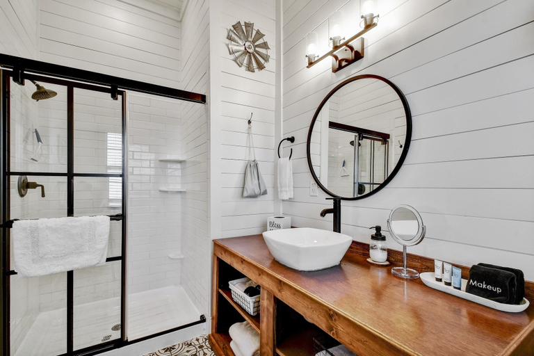 Bathroom 4, The Meadow-hill Country Sunset Views!, Gillespie