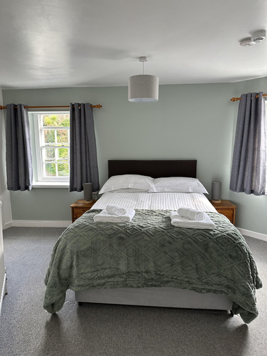 Bedroom 2, The Ship Inn Lerryn, Cornwall